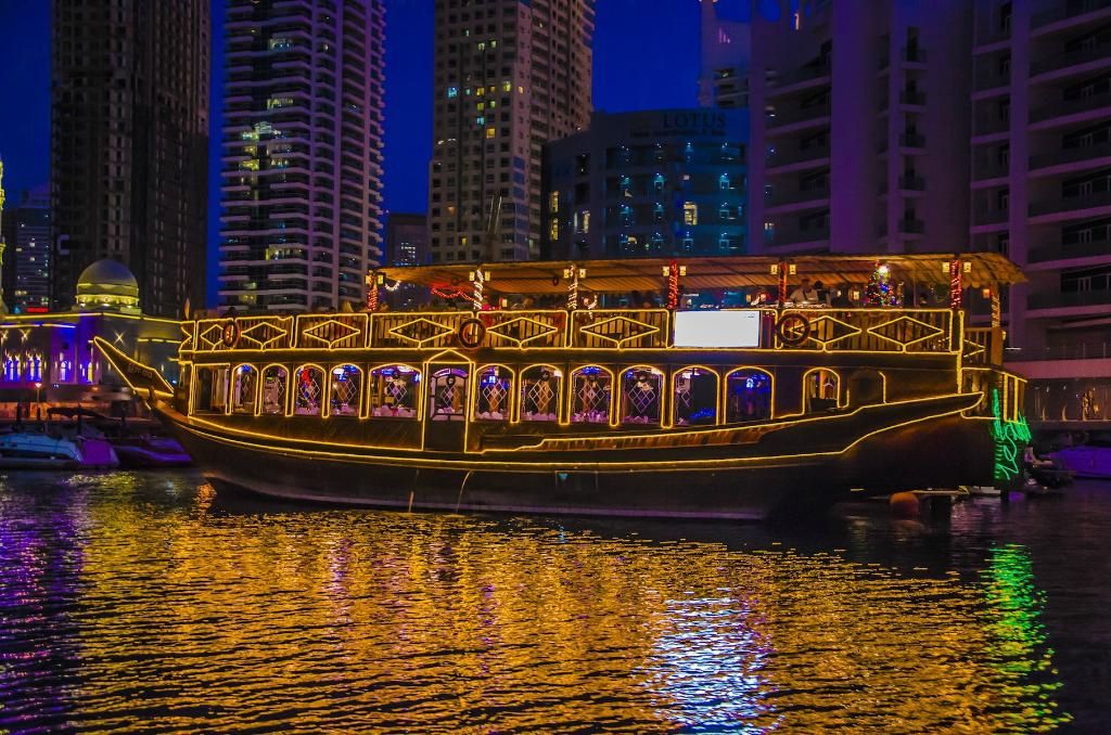 DHOW CRUISE MARINA